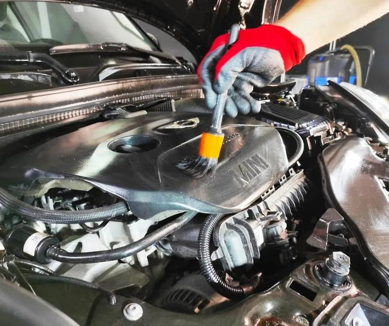 Koszty mycia silnika